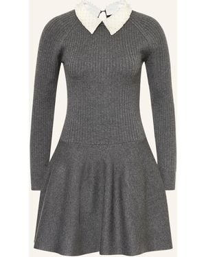 Maje Strickkleid mit abnehmbarem Kragen und Schmuckperlen - Grau