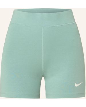 Nike Shorts SPORTSWEAR CLASSIC - Grün