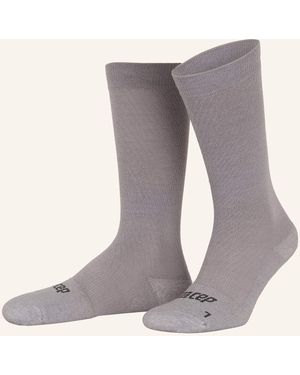 Cep Socken FLIGHT COMPRESSION - TALL mit Merinowolle - Grau