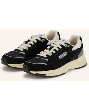 Autry Sneaker HYPERWAY LOW UM - Schwarz