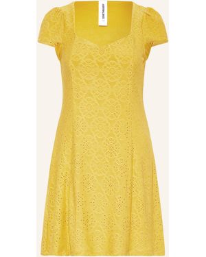 Something New Kleid SNANNE aus Lochspitze - Gelb