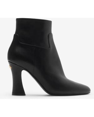 Burberry Leather Trinket Ankle Boots​ - Schwarz