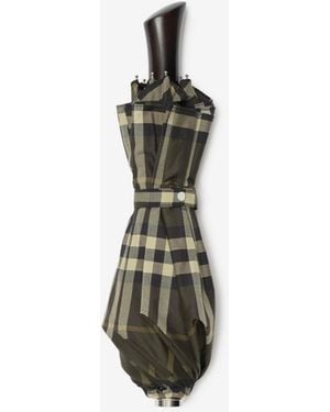 傘・レイングッズ Burberry UMBRELLAS (8098400 C1464) Check Folding Umbrella in Archive beige | Burberry® Official