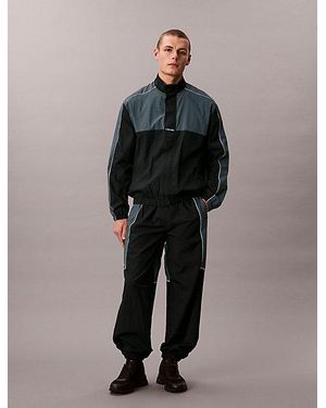 Calvin Klein Sport Water Resistant Travel Windbreaker - Multicolour
