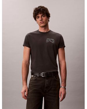 Calvin Klein Logo Box Graphic Classic T-Shirt - Multicolour