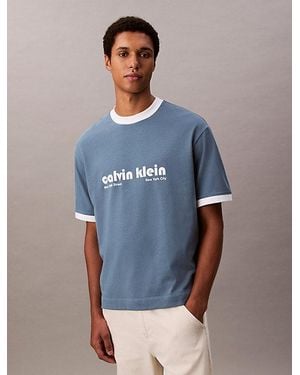 Calvin Klein Relaxed T-Shirt Met Grafisch Logo En Strepen - Blauw