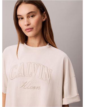 Calvin Klein Calvin Klein Boxy Applique Logo Tee - Natural