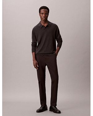 Calvin Klein Chinos slim tapered de satén - Marrón