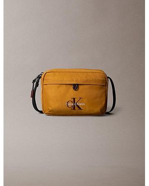 Calvin Klein Bolsa para cámara de nailon con logotipo prominente - Metálico