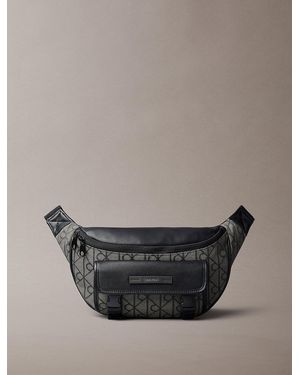 Calvin Klein Sac Banane En Jacquard Déperlant À Logo - Gris