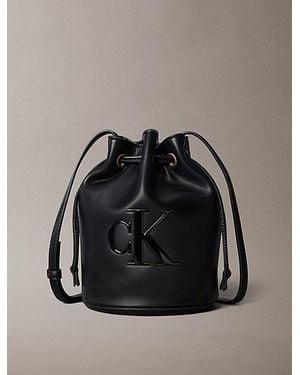 Calvin Klein Kleine Bucket Bag Met Signatuurmonogram - Zwart
