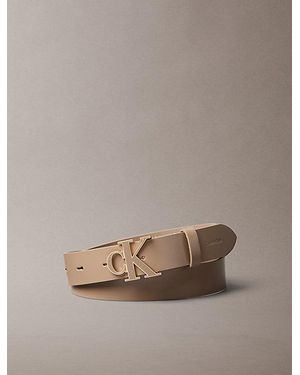 Calvin Klein Cinturón con hebilla de piel granulada y con logo - Marrón