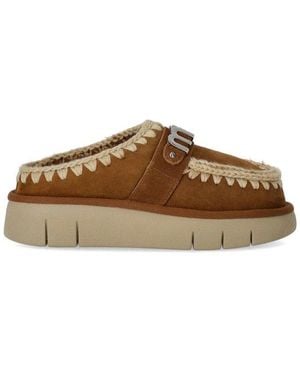 Mou Logo-Lettering Round-Toe Slippers - Brown