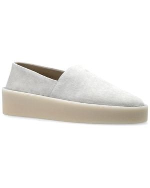フラットシューズ Fear Of God Suede Mules With Round Toe And Aesthetic Fear Of God Suede Mules With Round Toe And Aesthetic in Gray