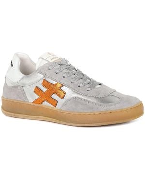 Another Trend Iconic Ii Trainers Sue - White