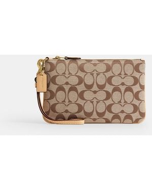 COACH Essential Small Wristlet - Multicolor
