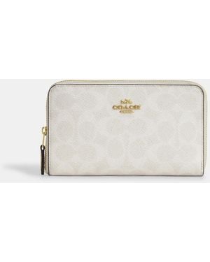 COACH Medium Id Zip Wallet - Natural
