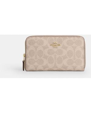 COACH Medium Id Zip Wallet - Natural