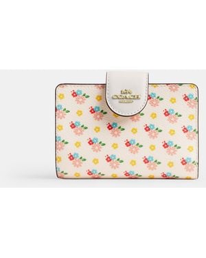 COACH Medium Corner Zip Wallet With Floral Print - Natural