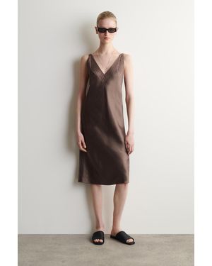 COS Slipdress Aus Satin Mit Lochmuster - Braun