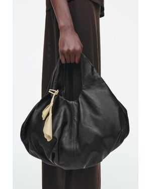 COS Floraler Taschenanhänger Aus Leder - Schwarz