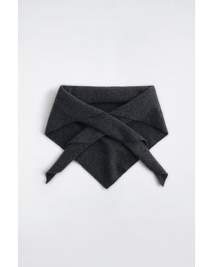 COS Cashmere Triangle Scarf - Black