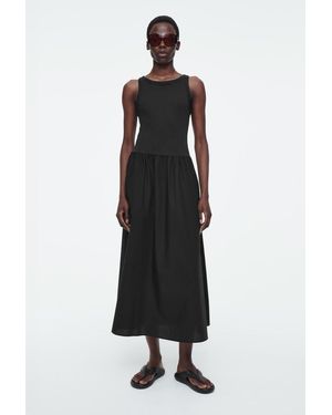 COS Maxikleid Mit Kontrasteinsatz - Schwarz