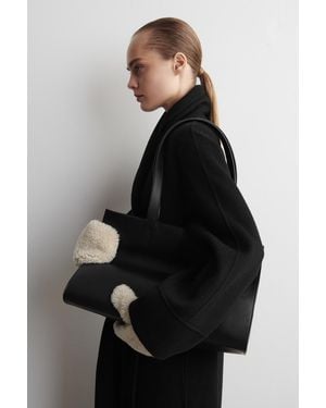COS Fäustlinge Aus Shearling - Natur