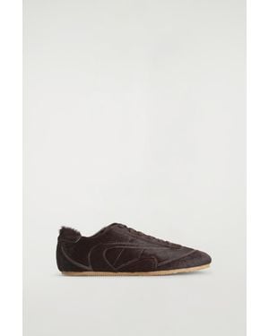 COS Sneakers Aus Leder Mit Ponyhaar-Effekt - Braun