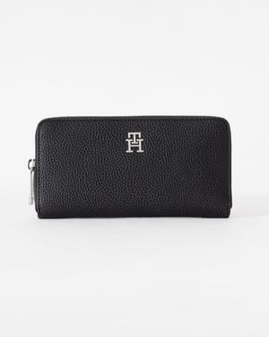 Tommy Hilfiger Th Emblem Large Zip Bag - Black