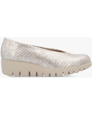 Wonders Flyer Champagne Leather Snake Print Low Wedge Court Shoes - White