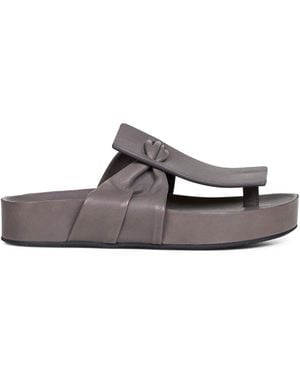 Uma Wang Dark Leather Square Fussbett Sandals - White