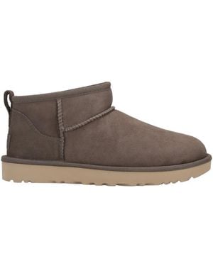 UGG Dried Oregano Solid Boots - Brown