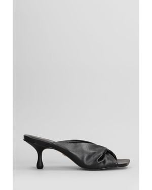 Carrano Slipper-mule In Black Leather - Gray