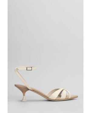 サンダル・ミュール 3Juin Cameron 055 Sandal With Rear Elastic Strap 3Juin Cameron 055 Sandal With Rear Elastic Strap in White | Lyst