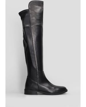 Julie Dee Low Heels Boots In Black Leather