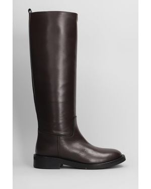Via Roma 15 Low Heels Boots In Dark Brown Leather - Black