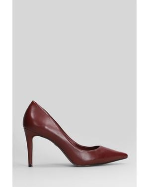 Carrano Pumps In Bordeaux Leather - Red