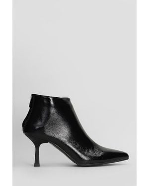 GISÉL MOIRÉ Amina High Heels Ankle Boots In Black Leather