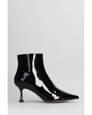 Lola Cruz Jazmine High Heels Ankle Boots In Black Patent Leather