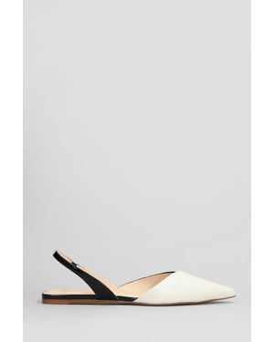 Guilhermina Ballet Flats In Black Leather - White