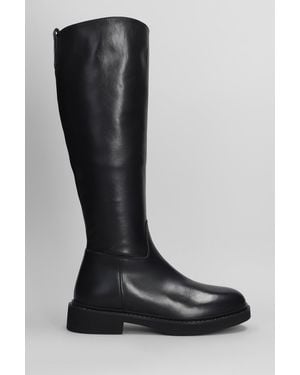 Evaluna Low Heels Boots In Black Leather