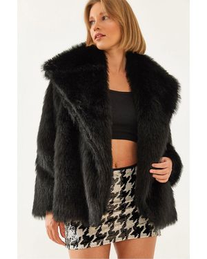 Bianco Lucci Oversize Faux Fur Coat - Black