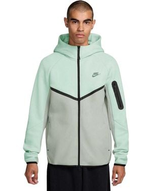Nike Hoodie Met Ritssluiting En Chevronpatroon (Lichtgroen)