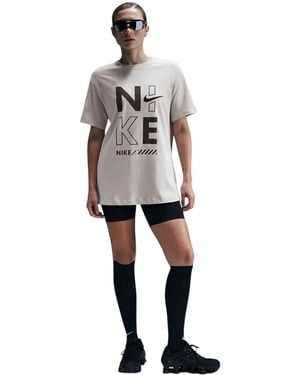 Nike T-Shirt Met Grafische Print, Ronde Hals En Normale Pasvorm (Strijkijzer) - Grijs