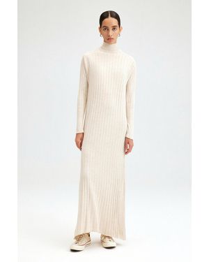 Touché Privé Robe En Maille Frottée À Col Roulé - Naturel