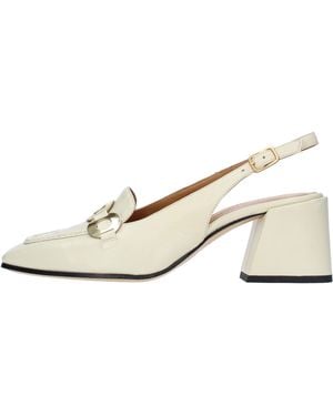 Pomme D'or With Heel Cream - White