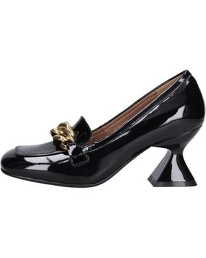 Emanuélle Vee With Heel - Black