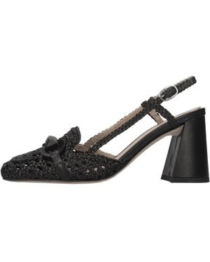 Chantal With Heel - Black