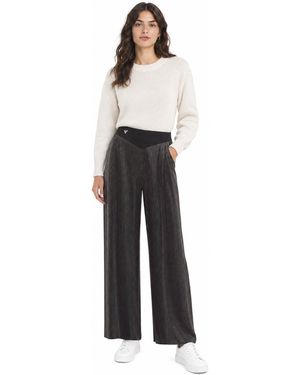 MACRON O.N.E. Pantalones Negros